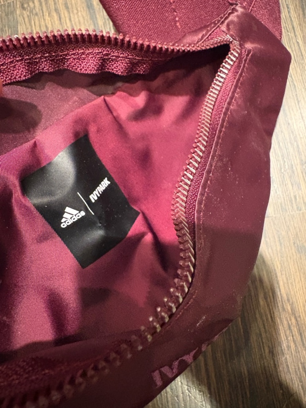 IVY PARK adidas Maroon Belt Bag with Silver Zip one size fits most elastic belt - Picture 9 of 11